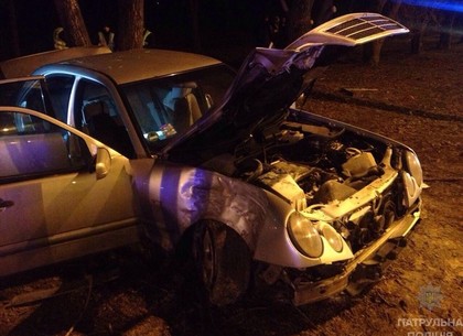 Ночное ДТП в Харькове. В результате аварии перевернулся «Мерседес»