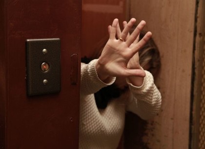 17-летнюю харьковчанку изнасиловали в лифте: рецидивист задержан