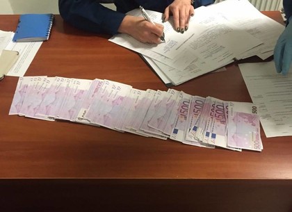 В аэропорту Харькова повязали жителей Донбасса с сотней тысяч евро в трусах (ФОТО)
