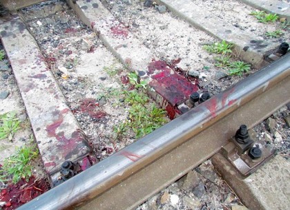 На Харьковщине под колесами поезда погиб мужчина