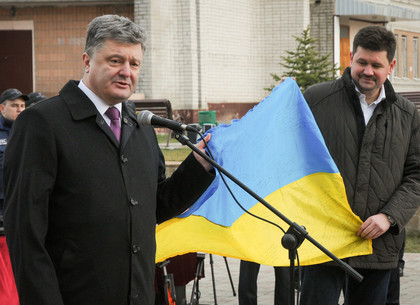 Порошенко пообещал вернуть Савченко в Украину