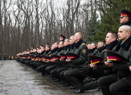 Академия Нацгвардии выпустила три сотни молодых офицеров (ФОТО)
