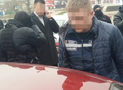 На Харьковщине задержали инспектора ГСЧС во время получения взятки (ФОТО)