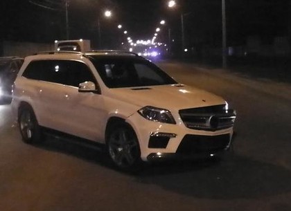Полиция проводит проверку обстоятельств ДТП на Шевченко, где Mercedes влетел в Audi