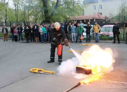 Как пожарные офисный центр тушили (ФОТО)