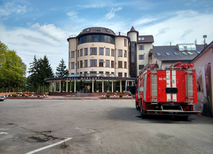 В Харькове ищут взрывчатку в гостинице (ФОТО)