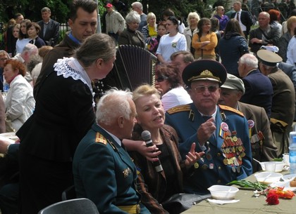 День Победы в Харькове: полевая каша, парад оркестров и фильмы о войне