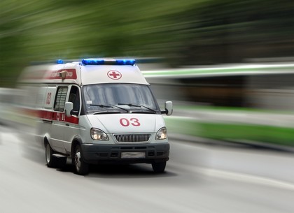 Мужчину с осколочными ранениями нашли в поле под Харьковом