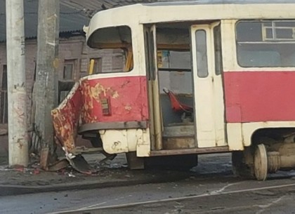 Участок трамвайных путей на Москалевке, где утром сошел с рельсов состав, отремонтируют в этом году