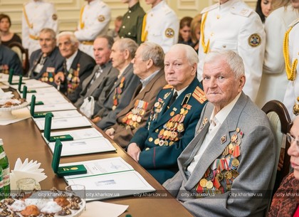 Геннадий Кернес наградил харьковских ветеранов (ФОТО)