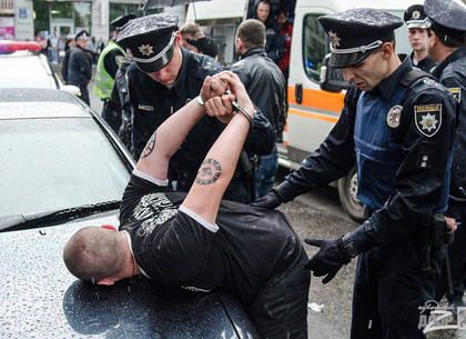 В «Азове» заявили, что не имеют отношения к нападению на полицейского в Харькове