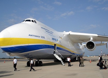 Десятки тысяч человек встретили украинский самолет «Мрия» в Австралии