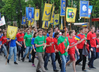 В Харькове прошел парад вузов, посвященный Дню Европы