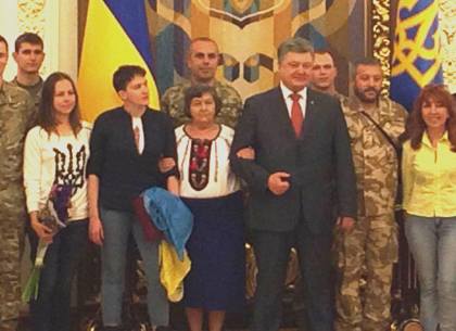 Савченко вручили «Золотую Звезду» Героя Украины