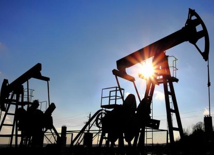 Цена на нефть впервые превысила отметку в 50 долларов за баррель