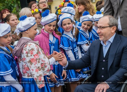 Кернес открыл детский парк в районе площади Защитников Украины (ФОТО)