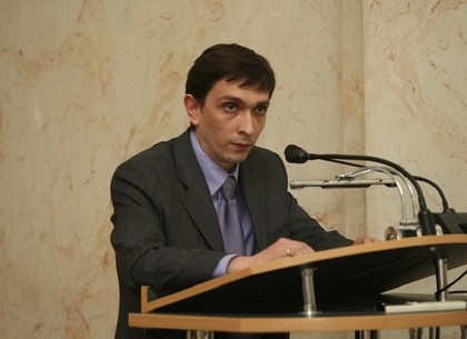 Экс-директора департамента ХОГА, который скрывается в России, будут судить «заочно»