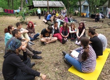 Пятидневный интенсив в лесу: харьковскую молодежь приглашают в бесплатные лагеря