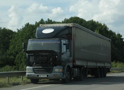 На Харьковщине проверяют грузовики на вес
