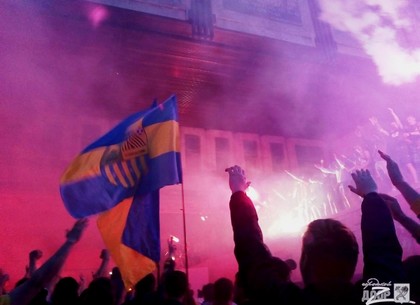 «Металлист должен жить!»: ультрас собрались на акцию в центре Харькова