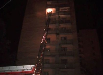 Вчера на Салтовке горело студенческое общежитие (ВИДЕО, ФОТО)