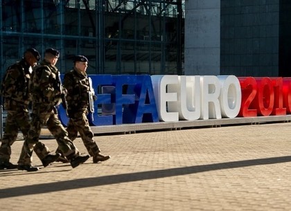 Французы подозревают 80 охранников, которых могли задействовать на Евро-2016,  к причастности к террористам