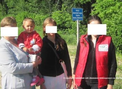 Трое россиянок пытались незаконно вывезти двухлетнего ребенка