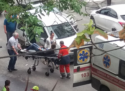 На Пушкинской легковушка сбила девушку на пешеходном переходе (ФОТО, Обновлено)
