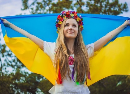 В саду Шевченко создадут «живой» флаг Украины и будут дарить Конституцию