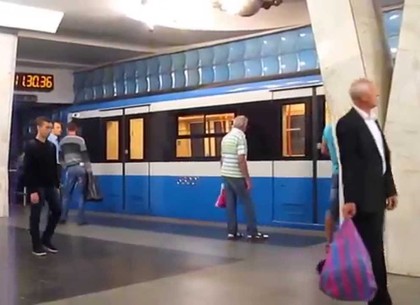 Харьковчане просят камеры видеонаблюдения в вагонах метро