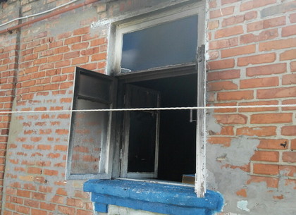 Харьковские патрульные заметили пожар и спасли женщину (ФОТО)
