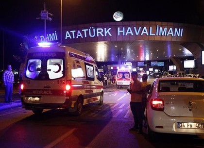 Самолеты летают, туристы путевки не сдают: как Харьков отреагировал на теракт в Стамбуле