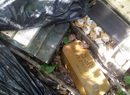 Тайник с гранатометами и гранатами нашли в лесу под Харьковом (ФОТО)