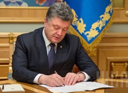 Порошенко подписал закон об увеличении квот для украиноязычных песен