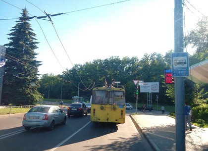 На Белгородском шоссе остановились троллейбусы. Обрыв проводов