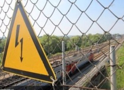 В Солоницевке подросток погиб от удара током на железнодорожном мосту