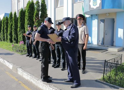Харьковских копов наградили за спасенные жизни