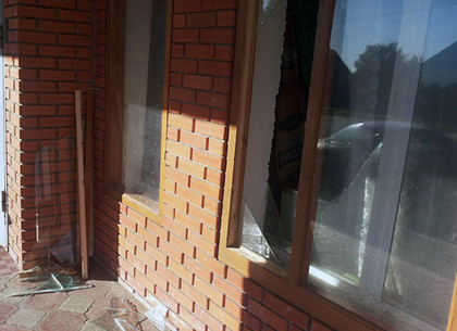 Двое жителей Харьковщины разбили окно в магазине и «затарились» на 20 тысяч