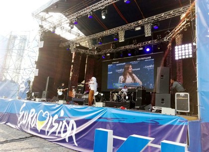 На площади Свободы начался концерт «Битвы городов» за Евровидение (ФОТО)