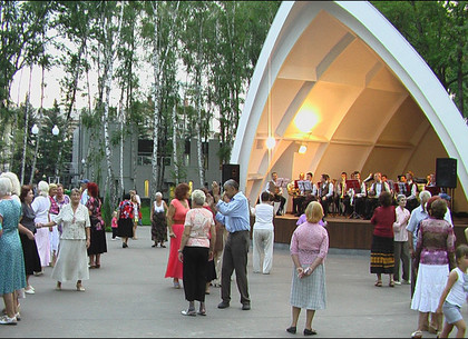 Харьковчан приглашают научиться старинным танцам