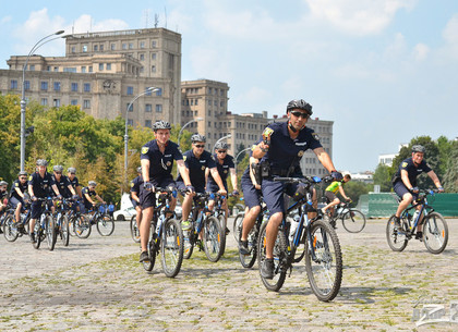 Полицейские на велосипедах выехали патрулировать Харьков