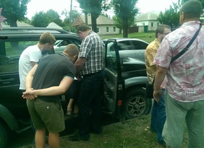 В Харькове грабитель отобрал у мужчины мобильный телефон и скрылся на автомобиле (ФОТО)