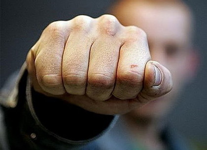 Под Харьковом пенсионерку избили и ограбили в собственном доме