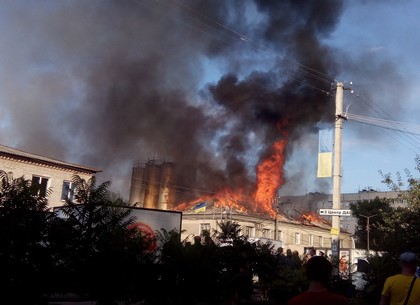 В Балаклее произошел крупный пожар на хлебозаводе (ФОТО)