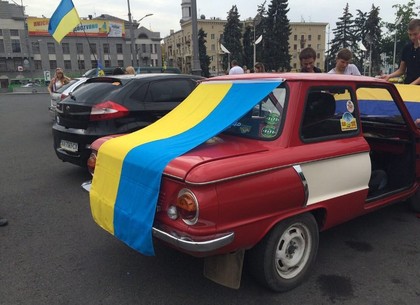 В Харькове стартовал автопробег ко Дню Независимости