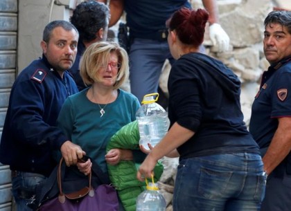 Землетрясение в Италии: более семидесяти погибших (ФОТО)