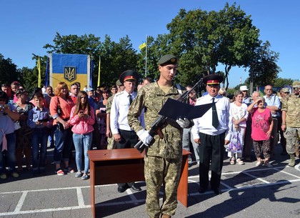 600 курсантов военных вузов приняли присягу в Харькове