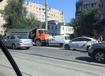 ДТП на Конева: водителю грузовика стало плохо за рулем