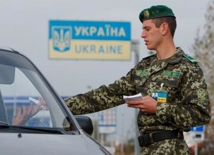 Узбек ехал в Украину на иномарке с фальшивыми литовскими номерами