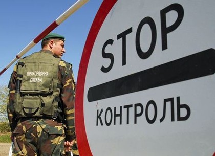 На границе с Россией остановили харьковчанина в машине, забитой автозапчастями